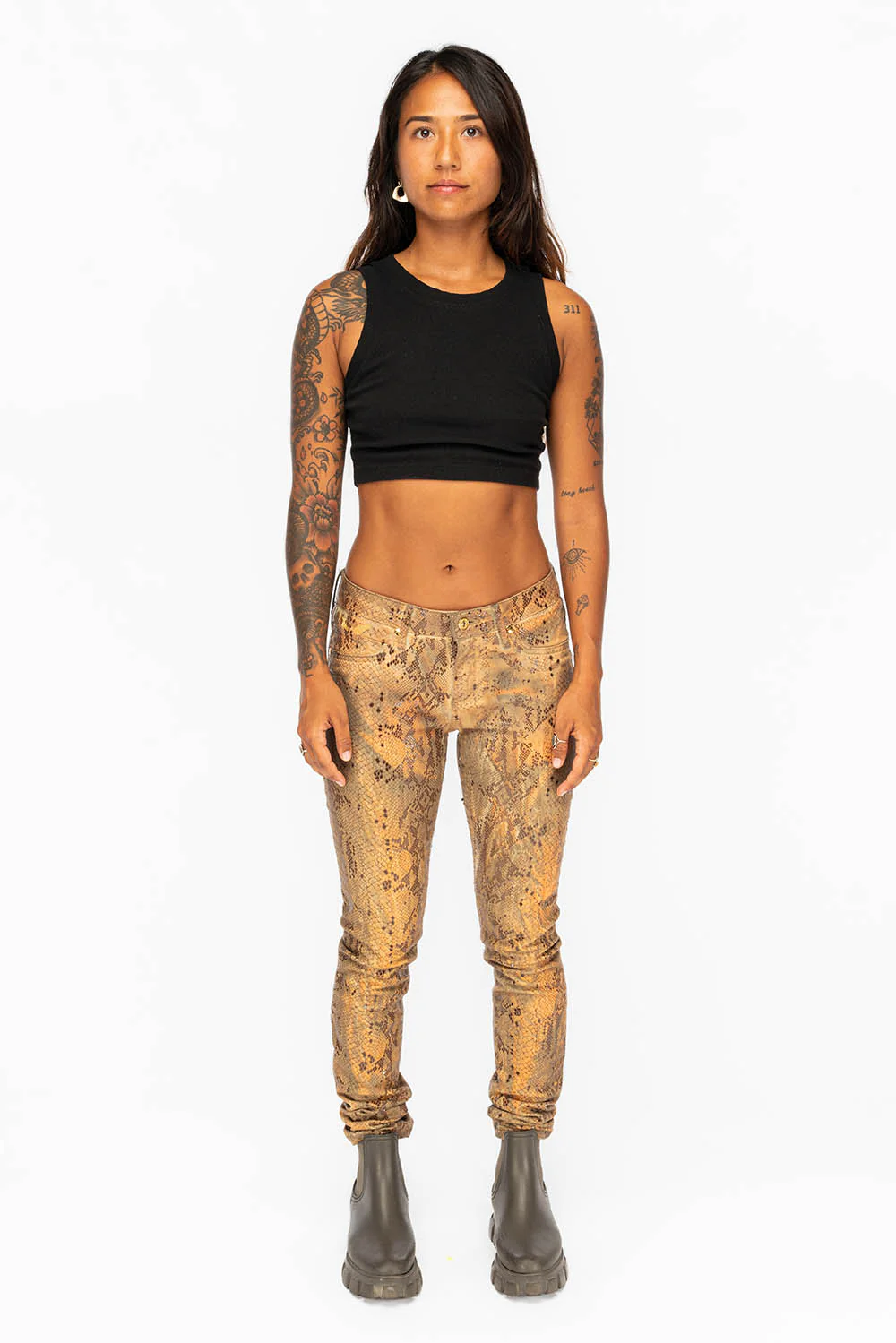 MID RISE WOMENS SKINNY JEANS WITH COBRA COATING - Image 4