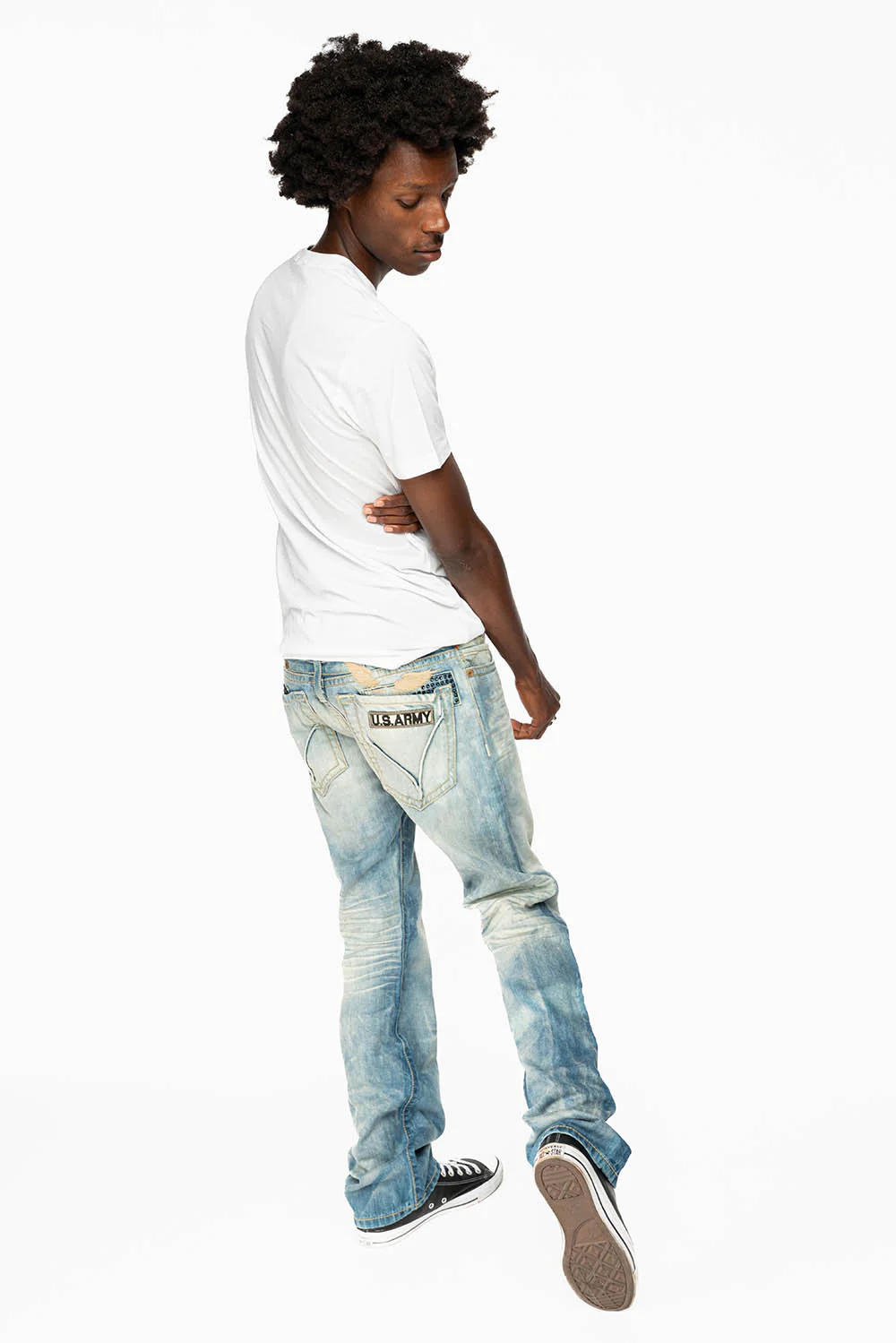 STRAIGHT CUT JEANS IN AQUARAMA WASH EMBELLISHED WITH  CRYSTALS AND ROBINS WING EMBROIDERY - Image 8