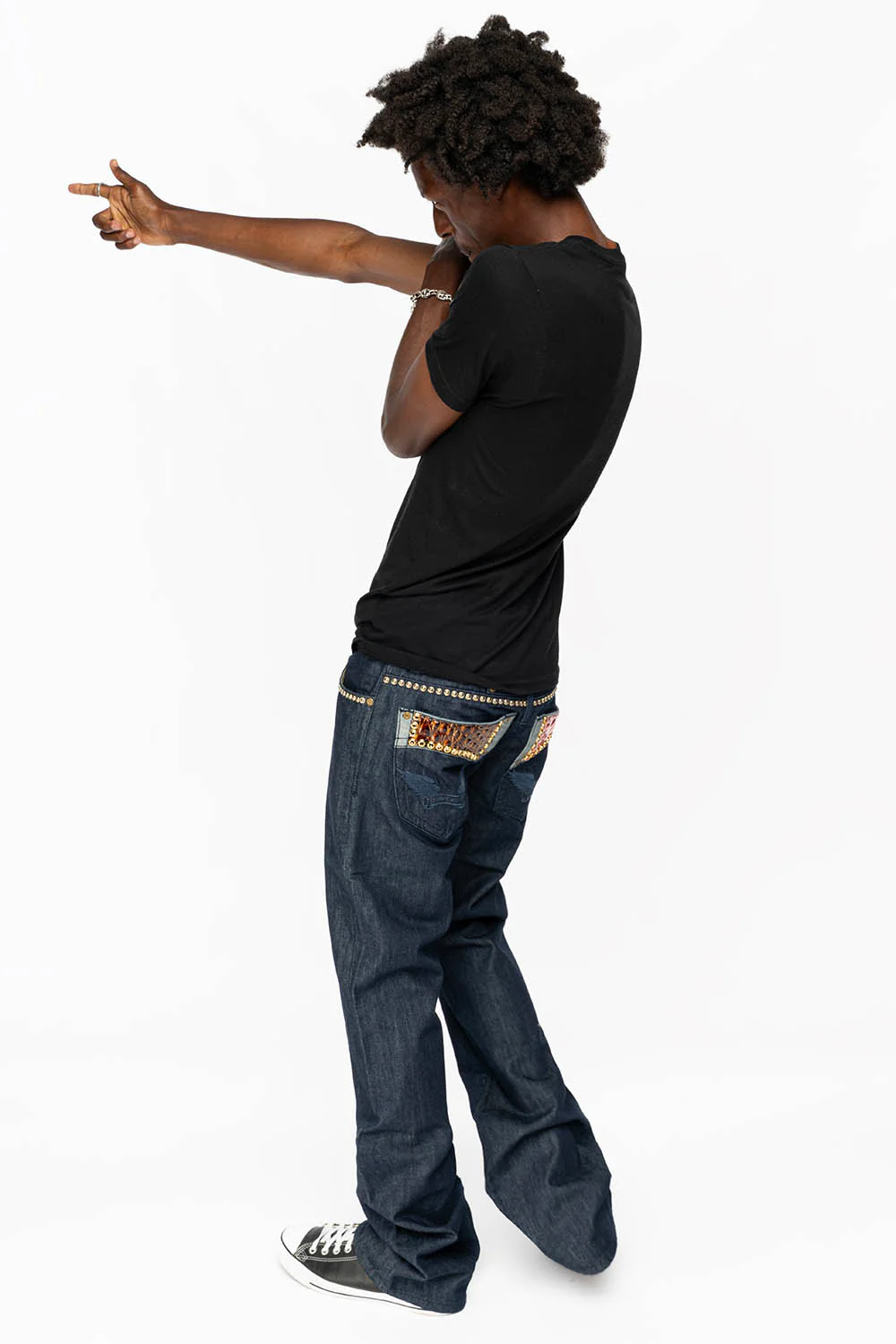 BOOT CUT JEAN WITH PATENT LEATHER POCKET  EMBELLISHED WITH CRYSTALS AND STUDS IN RINSE WASH - Image 7